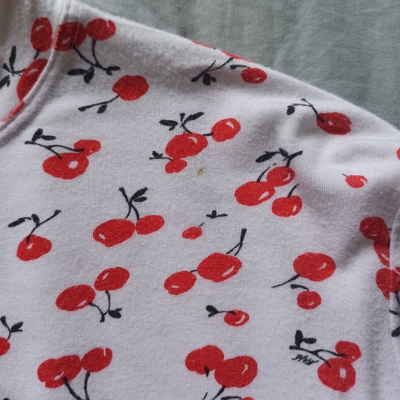 HVN cherry turtleneck - Picture 4 of 4